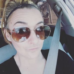 Meet your Posher, Monica